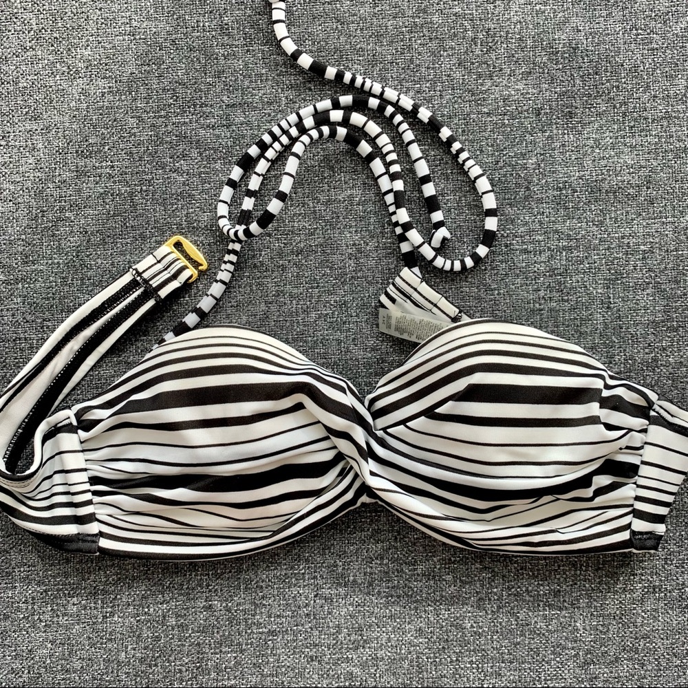 Victoria’s Secret bandeau bikini top in black an white.